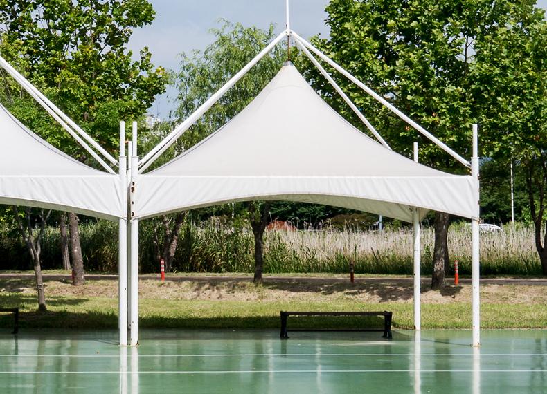 휴양지 몽골텐트 설치